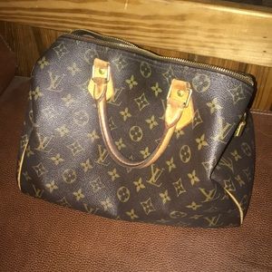 Louis Vuitton speedy